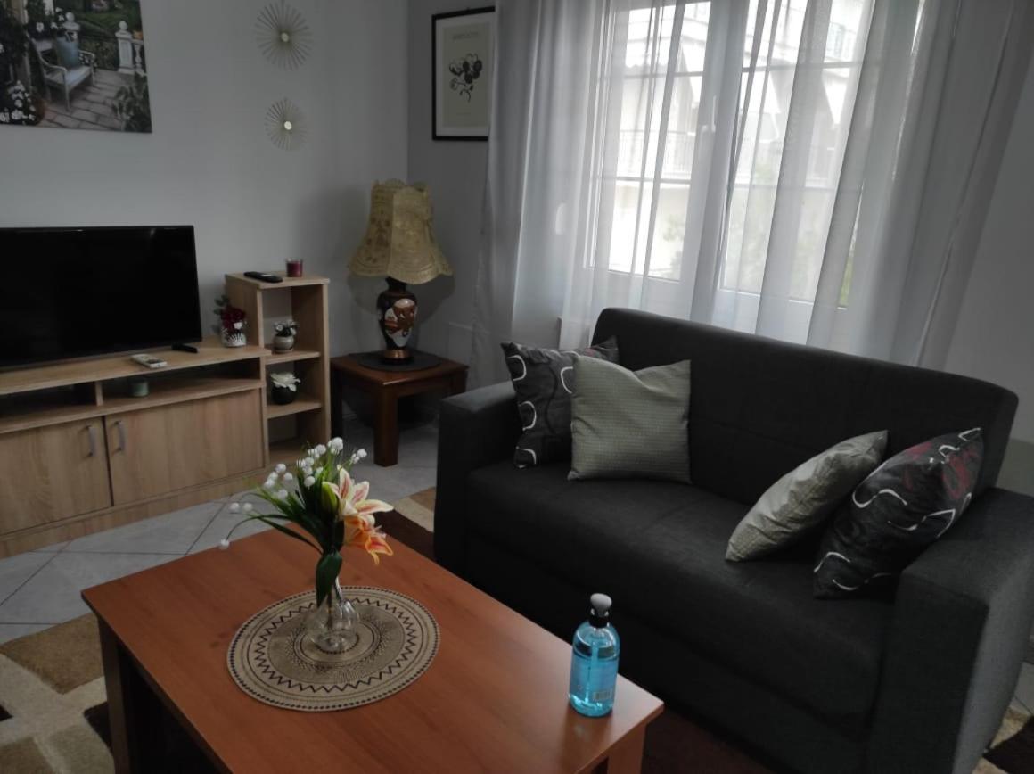 S.T Family Apartement 칼람파카 외부 사진